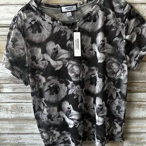 Discreet sheer Gray Floral Boxy Tee
